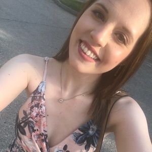 Meet your Posher, Kayley